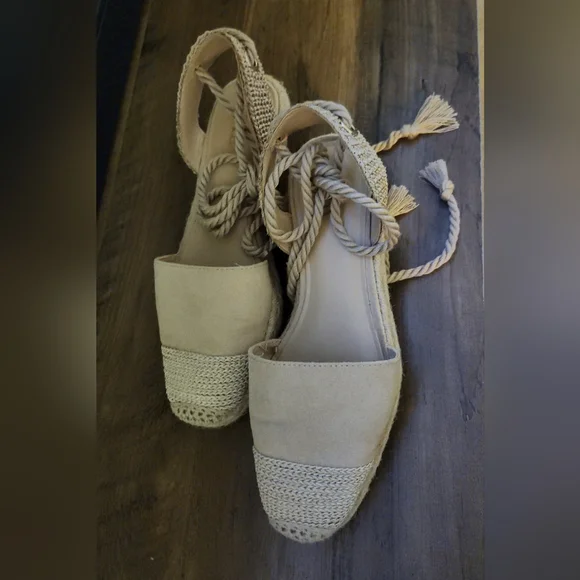 ESPADRILLES LACE UP - Picture 9 of 10